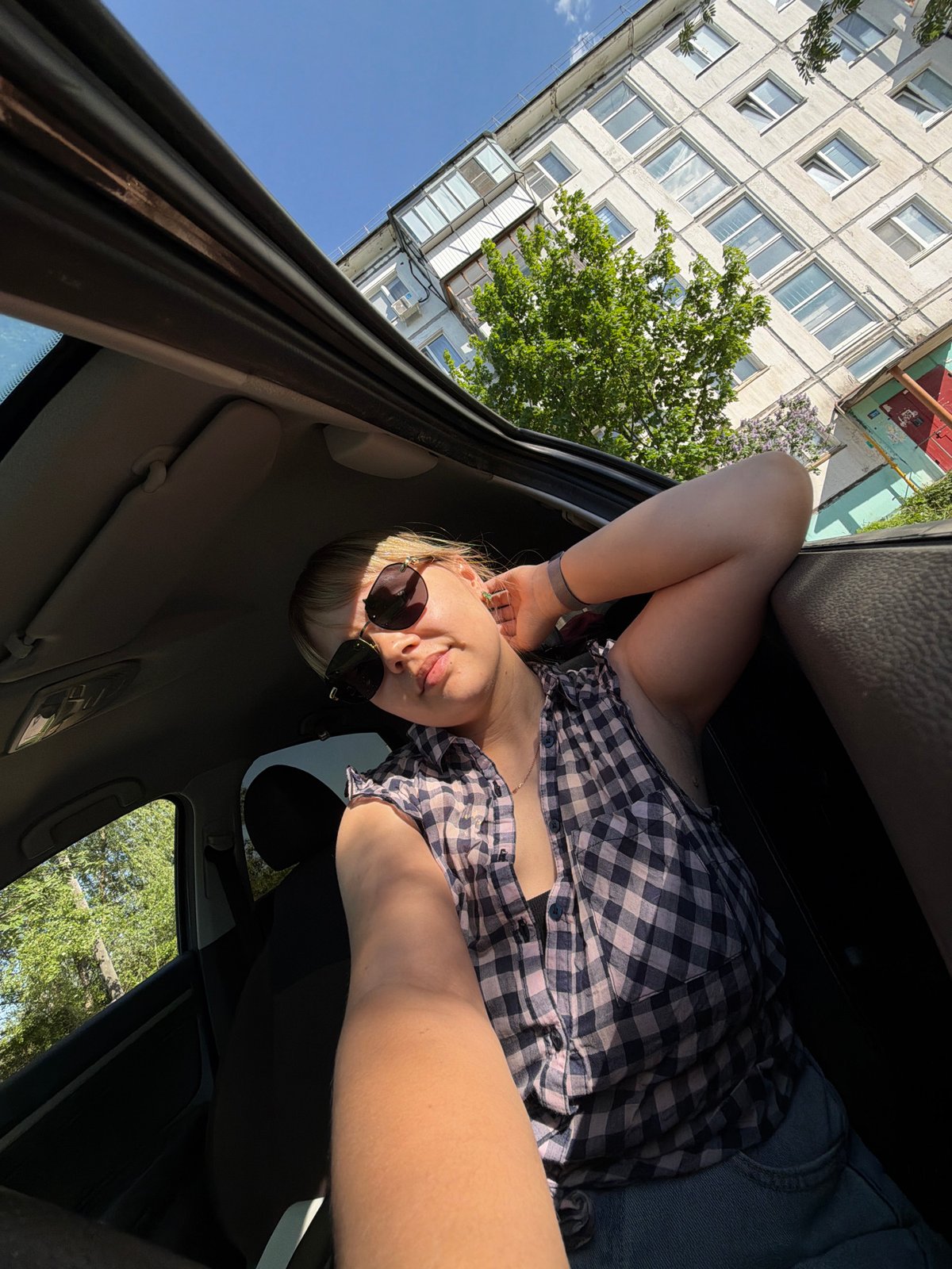 Woman documents selfie session across Chaikovsky locations