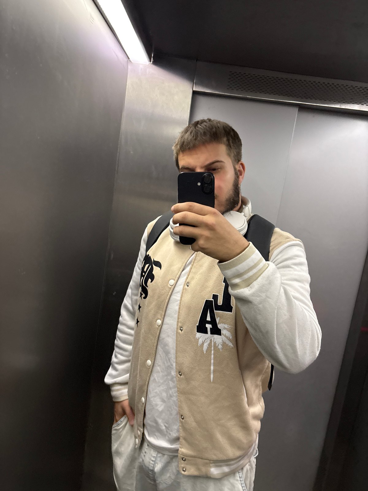 Morning moments in Sofia: elevator selfie, scattered supplements