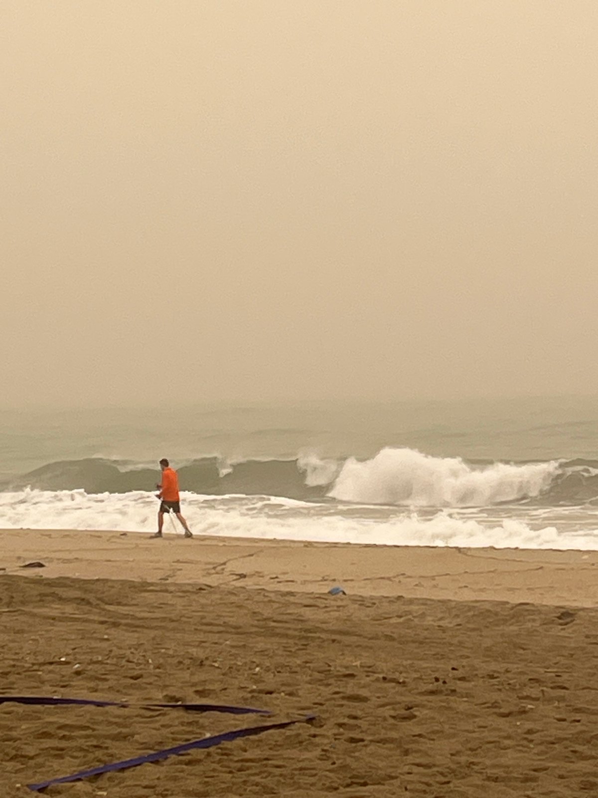 Sandstorm hits Alanya beach, Turkey creating hazy conditions