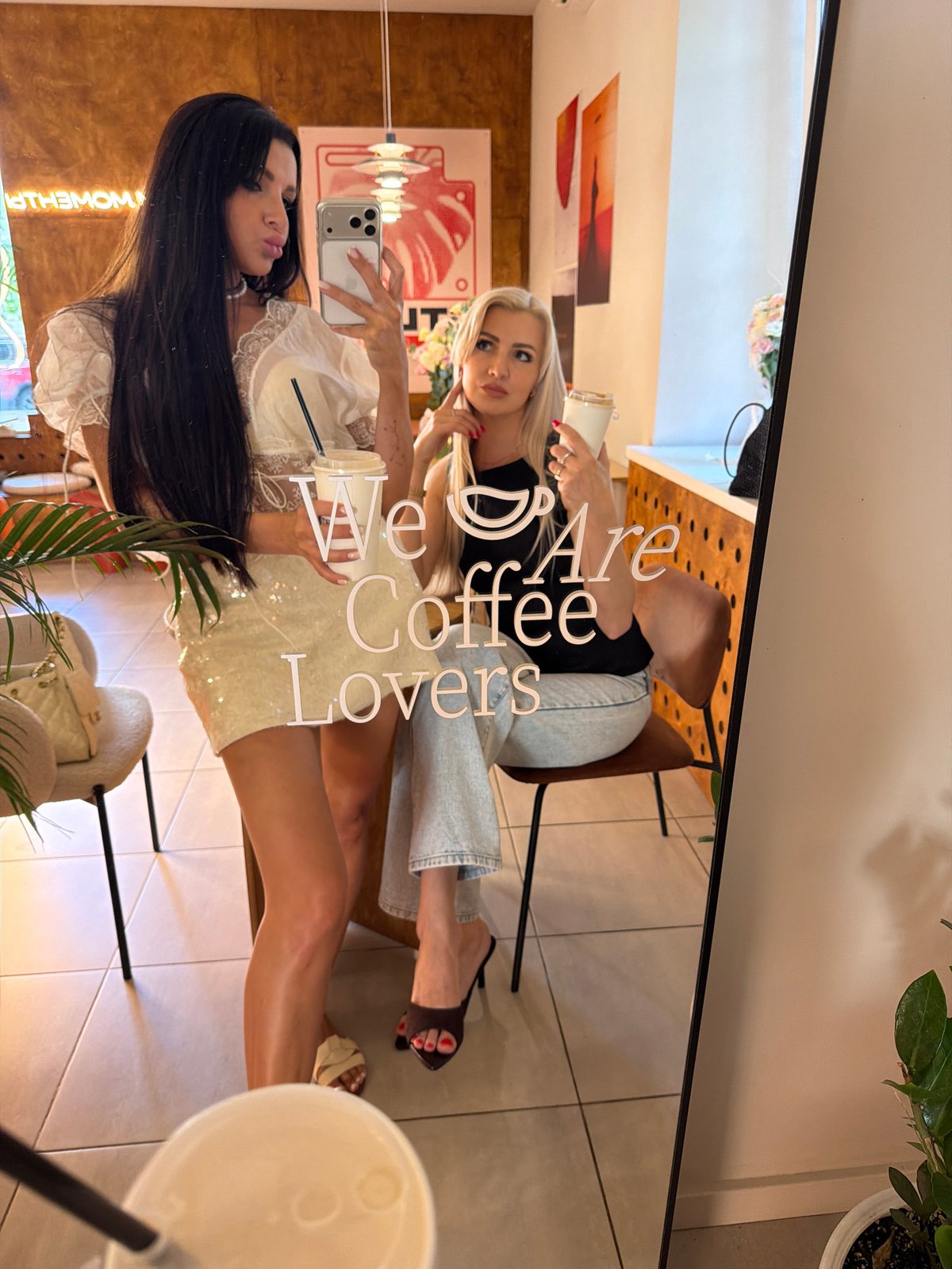 Café hangout in Novaya Usman', selfies and drinks