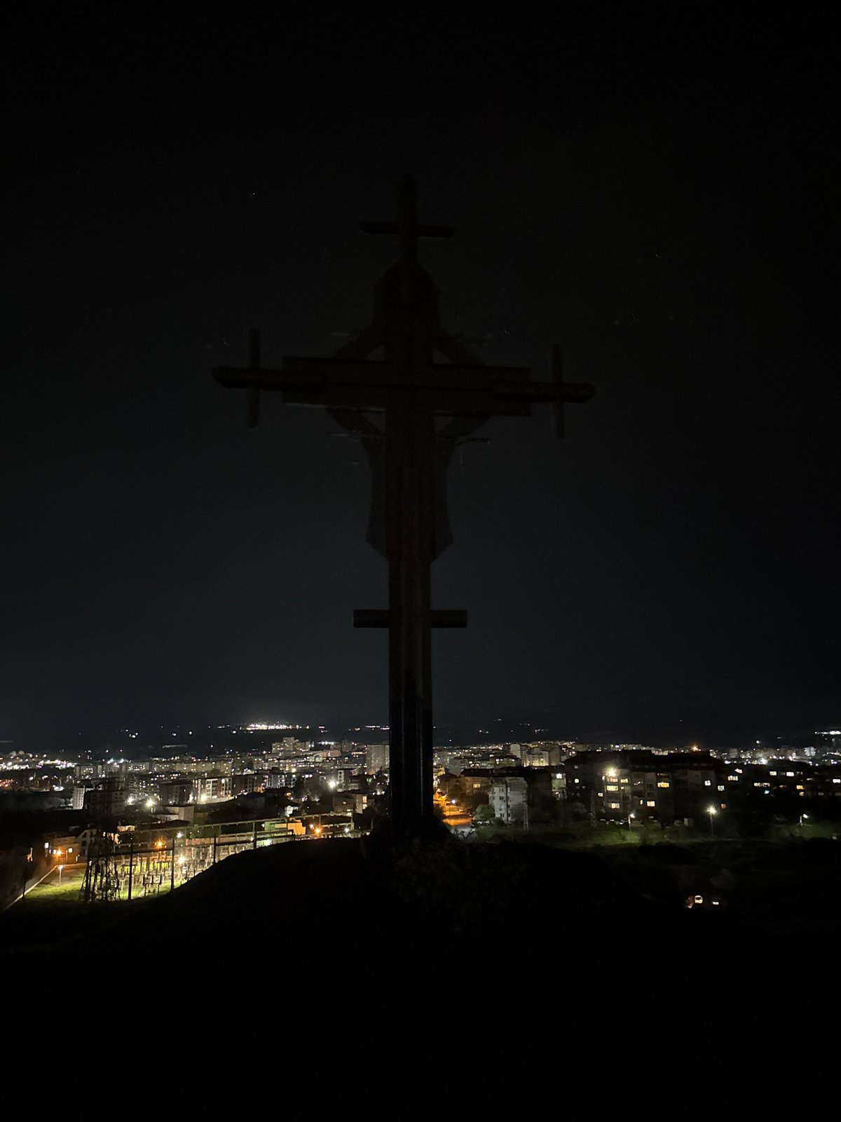 Evening scenes documented across Burgas, Bulgaria by single witness