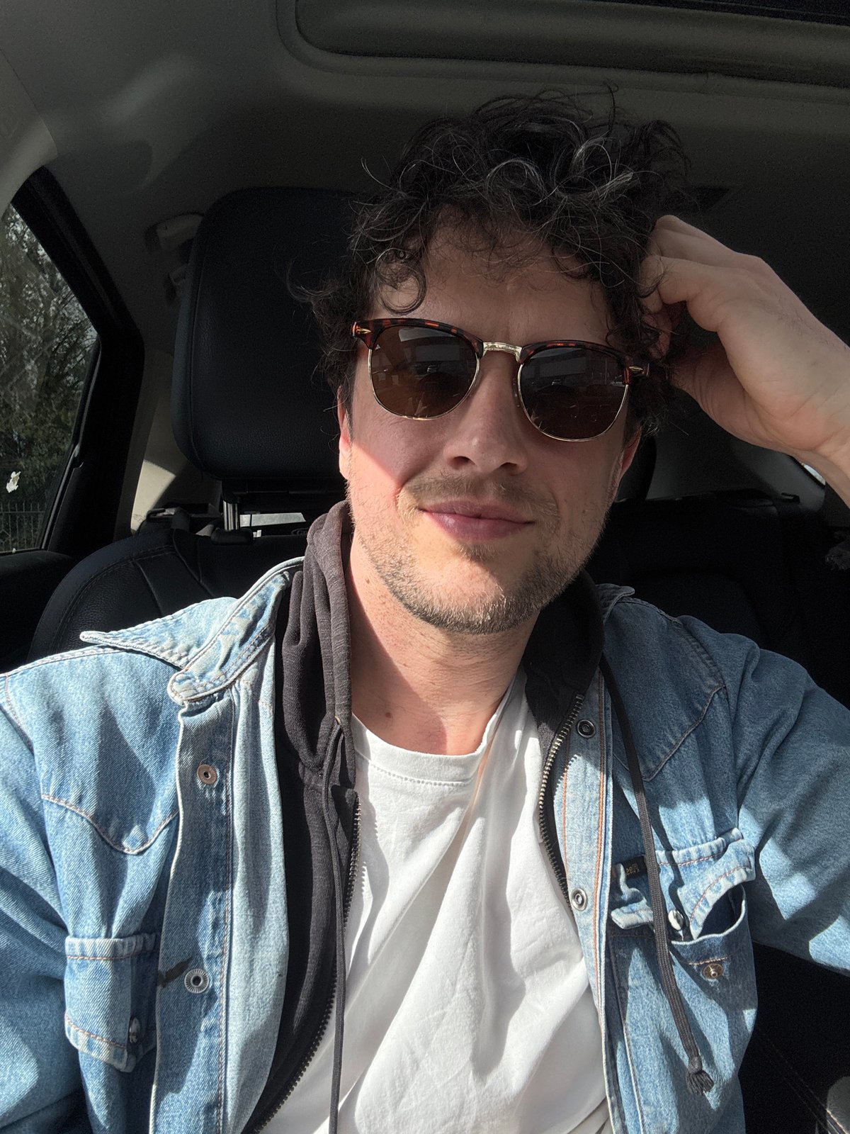Man in sunglasses observed in vehicle in South Kesteven