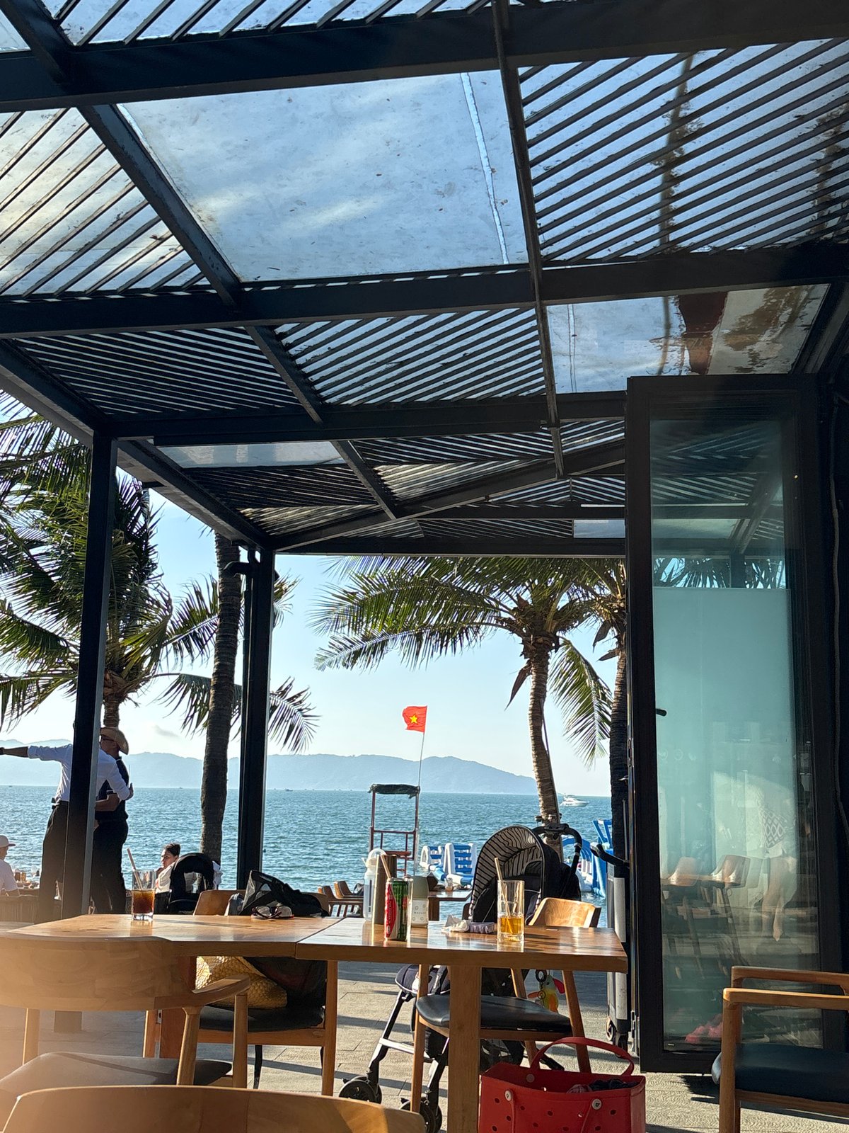 Shaded veranda view captured in Đà Nẵng, Vietnam
