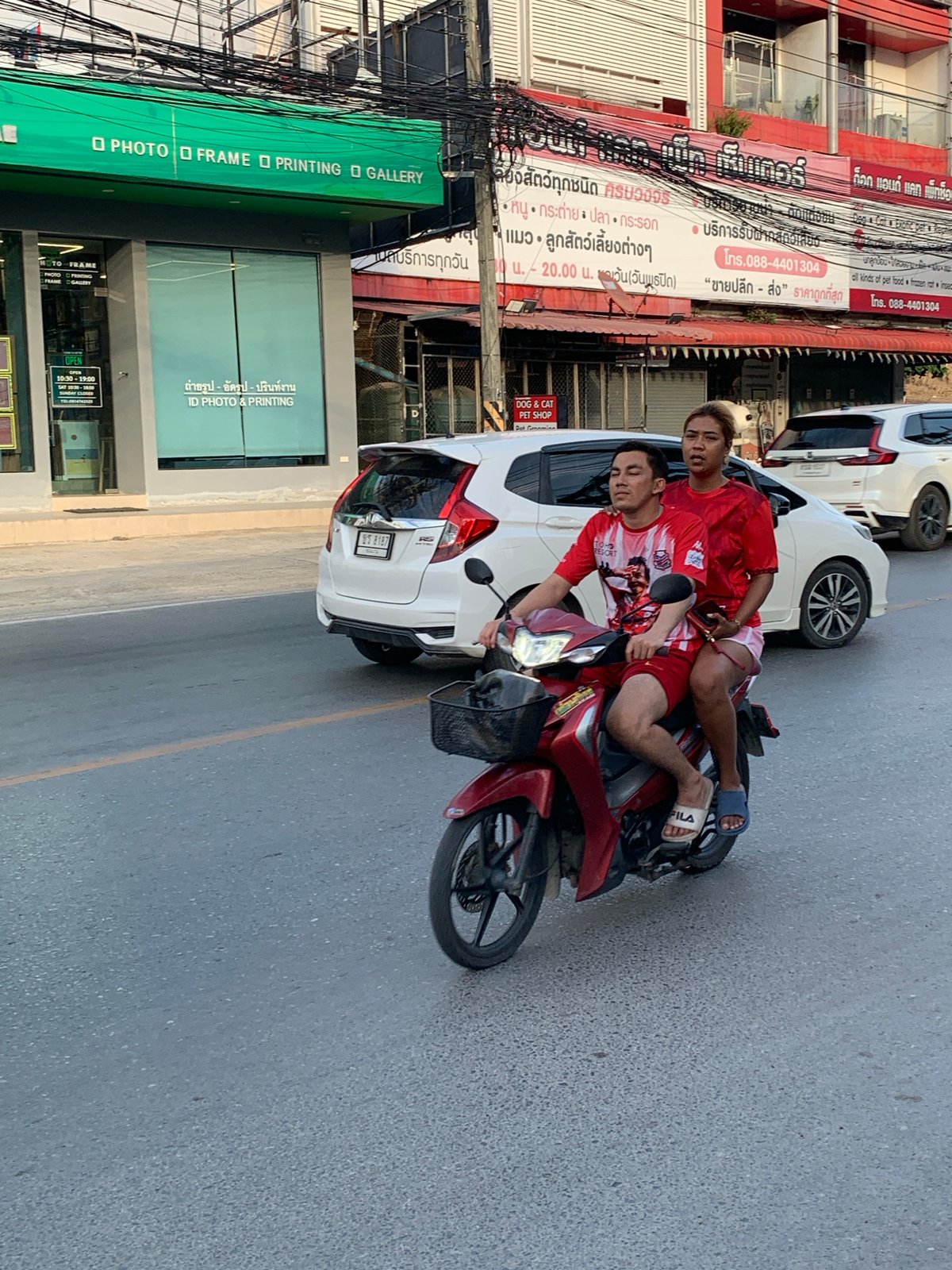 Everyday road traffic moving through Ko Samui District