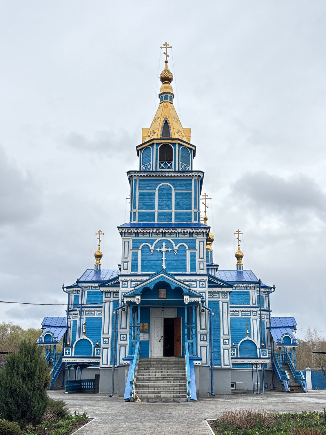 Orthodox church and traditional banya documented in Ulyanovsk
