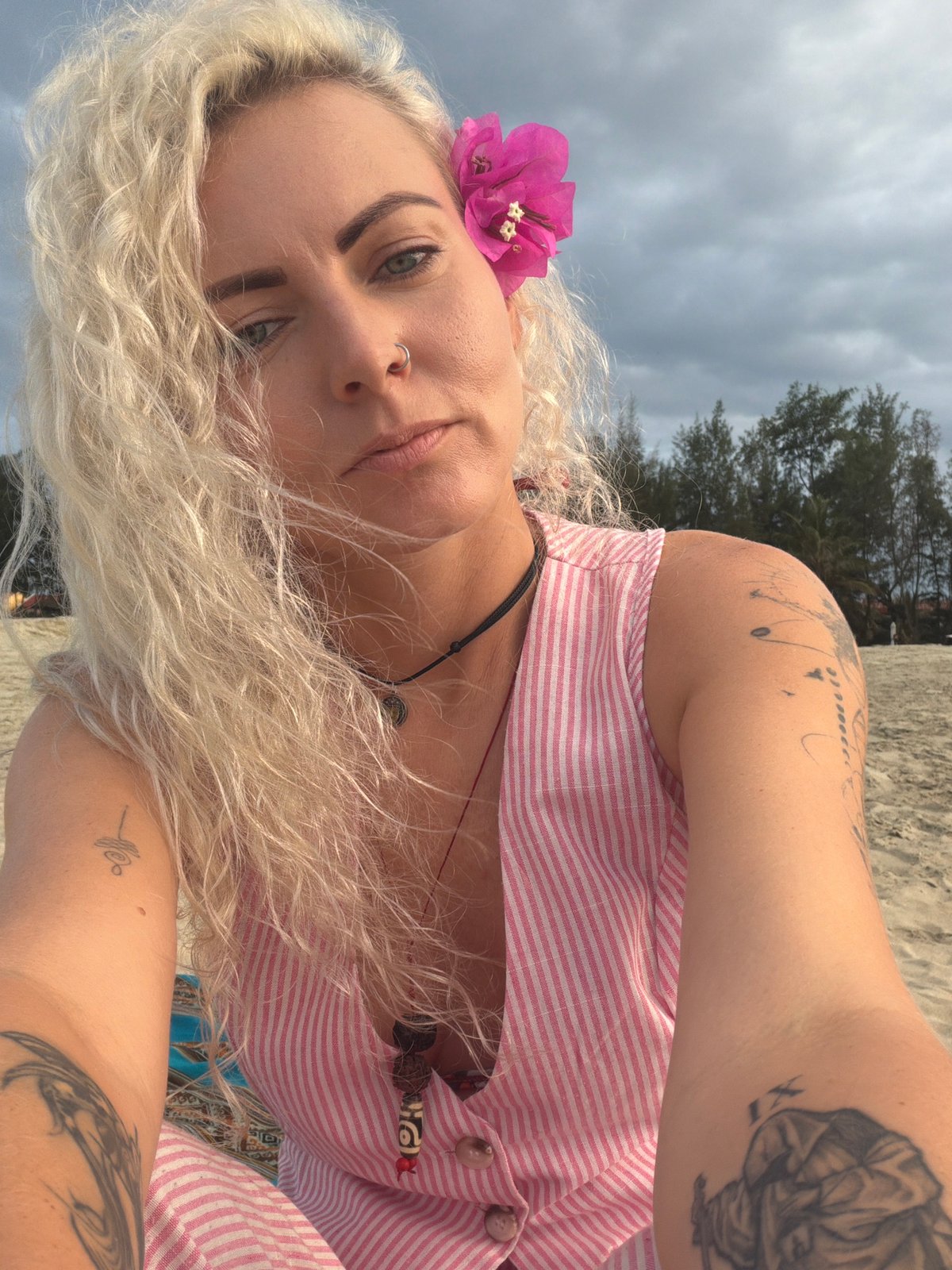 Beach selfies and a golden sunset on the Hoi An coast