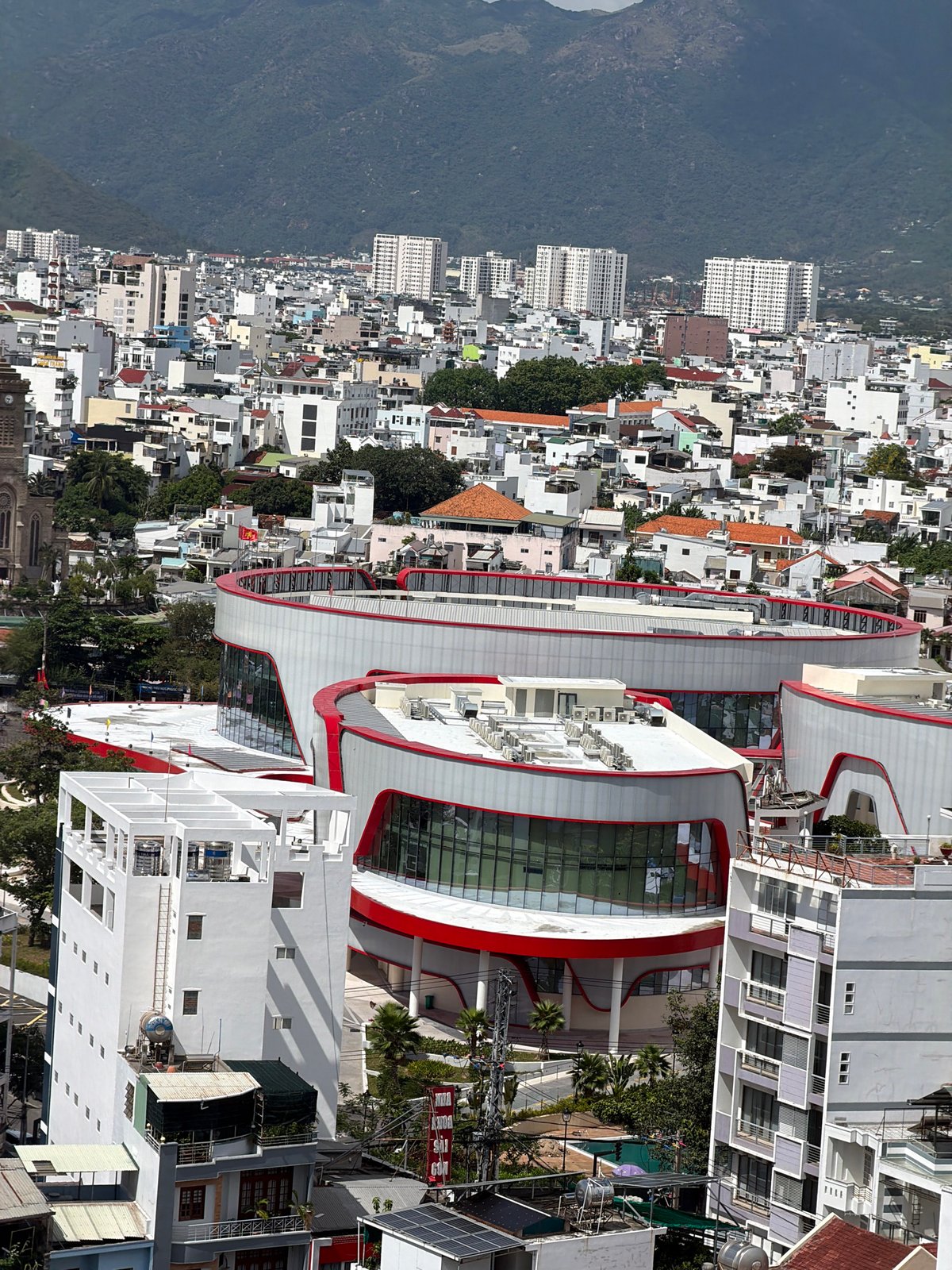 Witness documents panoramic views of Nha Trang cityscape over hour