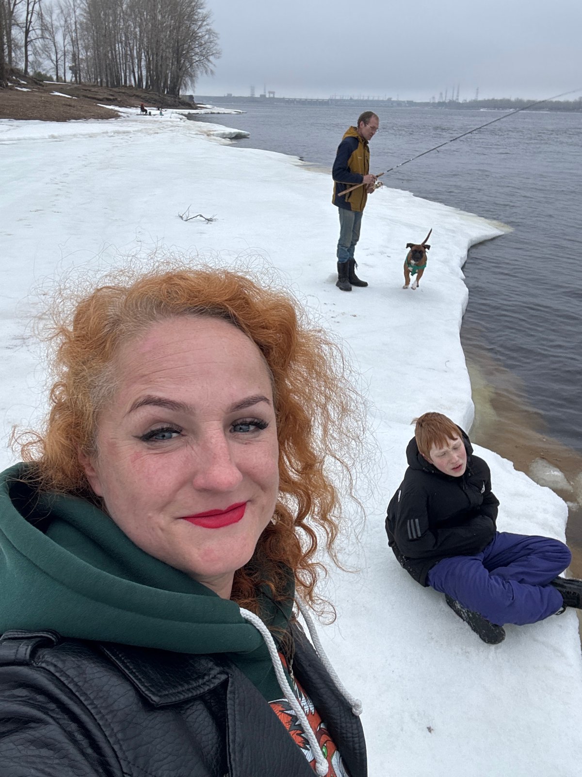Fishing outing with dog captured in selfies at Chaikovsky reservoir