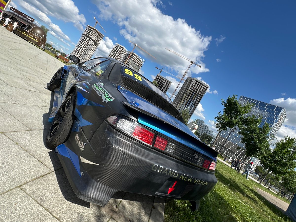 Exotic car meetup outside Moscow's Dream Island mall