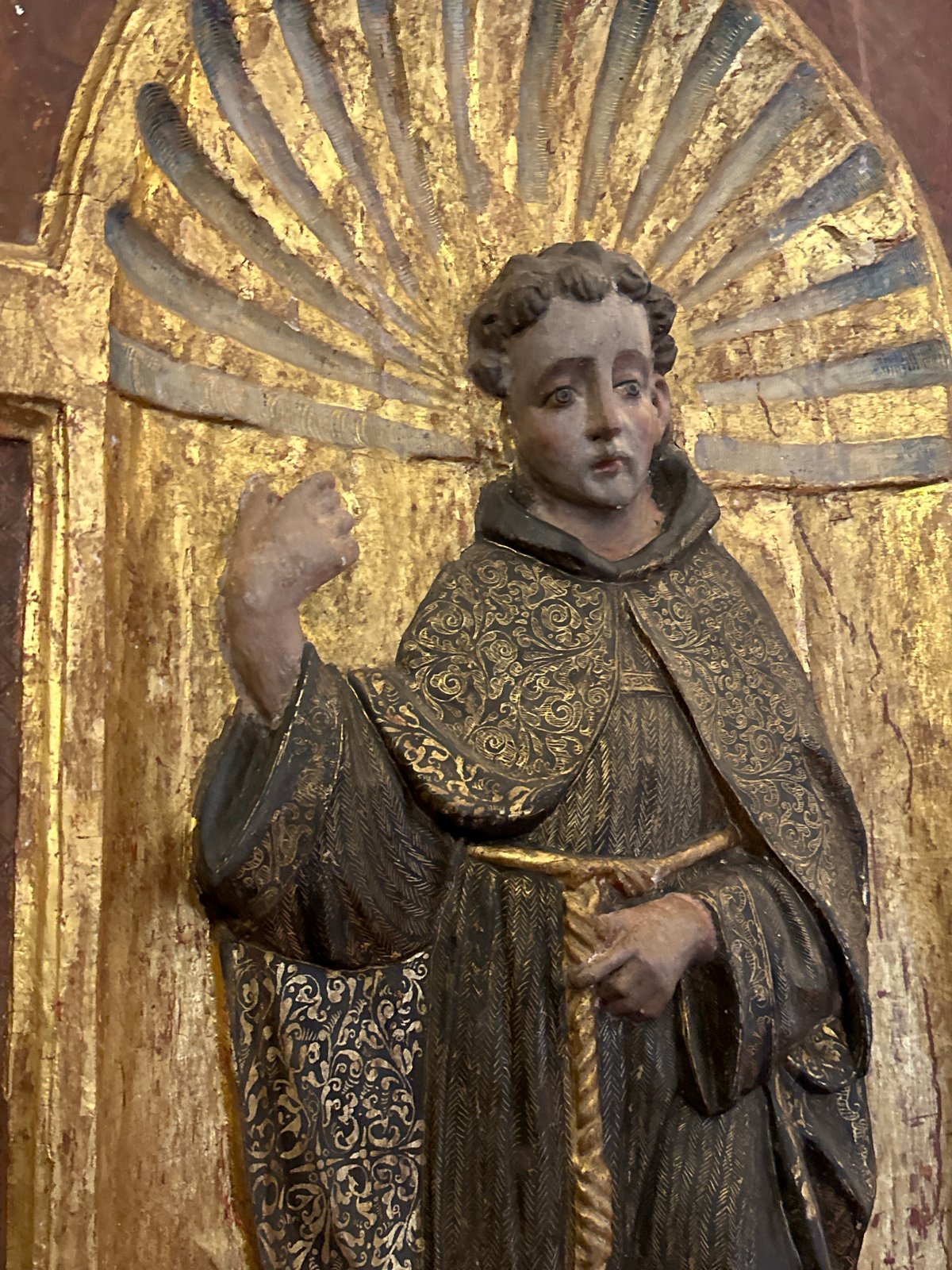 Tourist documents Tepotzotlán's baroque churches and ancient artifacts