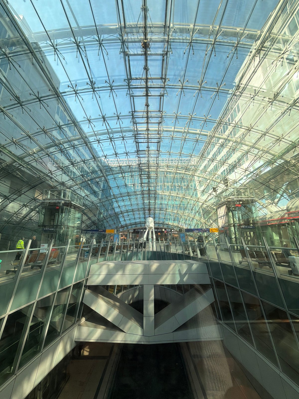 Frankfurt Airport Squaire interior architecture documented by witnesses