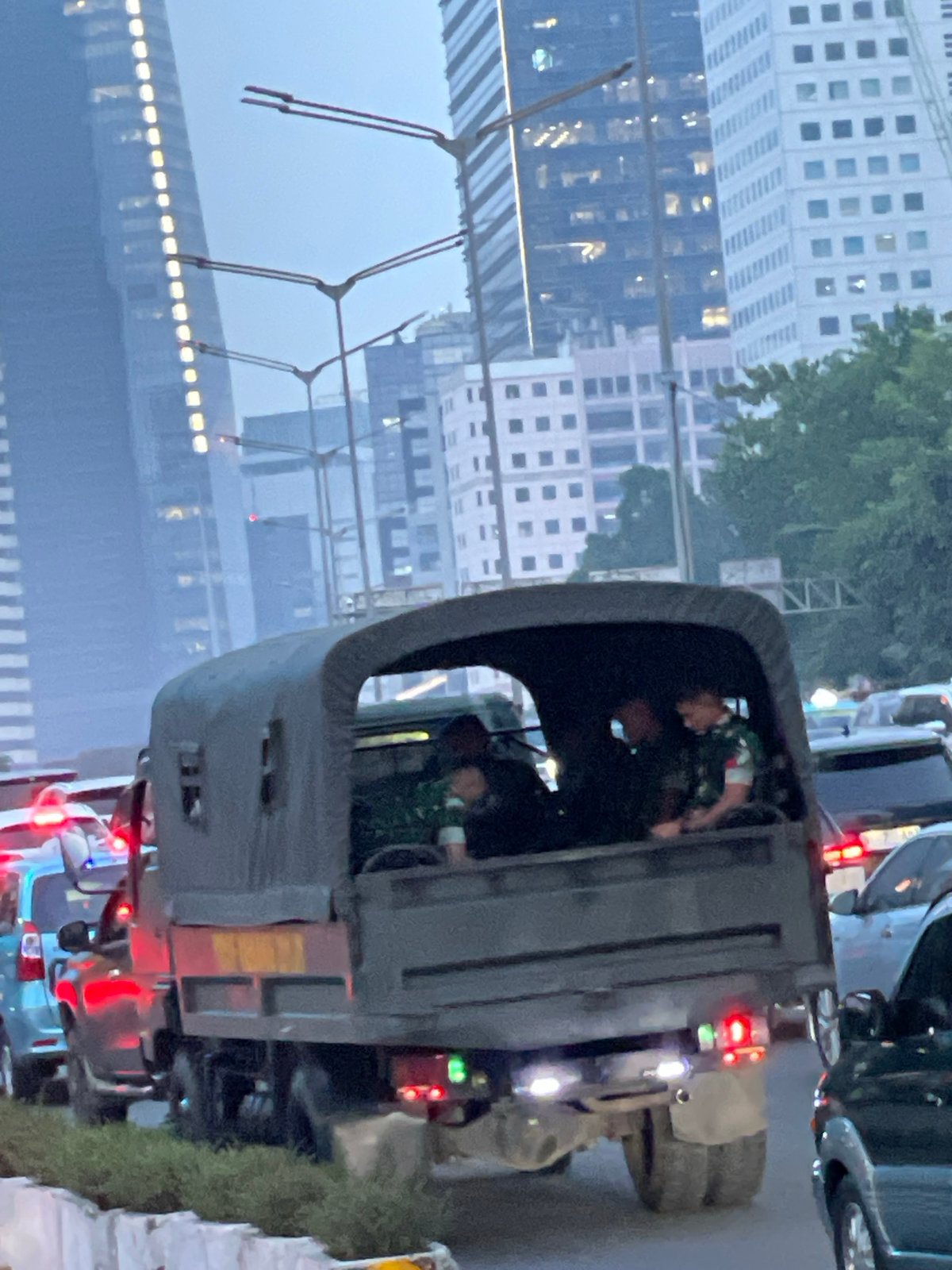 Jakarta morning rush hour and spa sessions documented