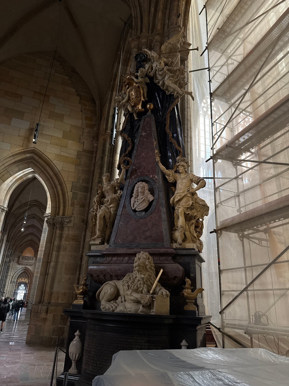 Visitor documents comprehensive tour of St. Vitus Cathedral complex