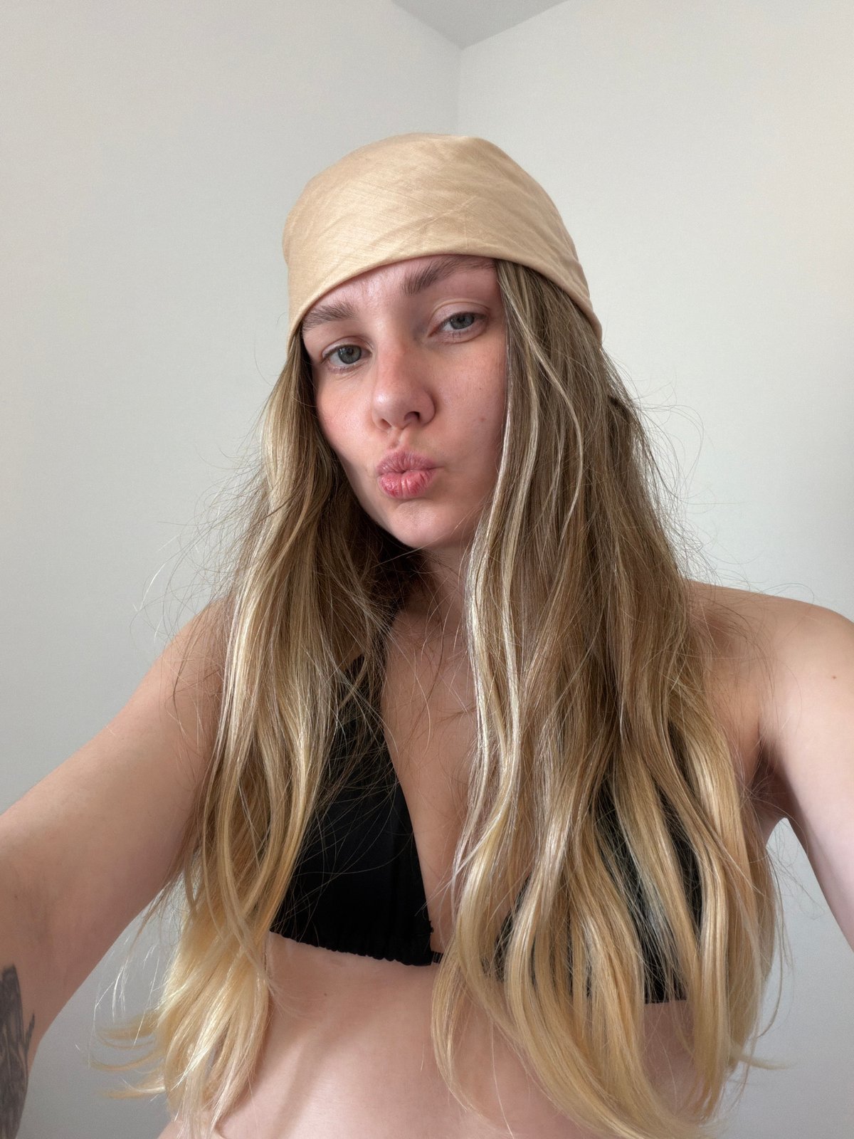 Selfie taken in Tel Aviv by person in headscarf