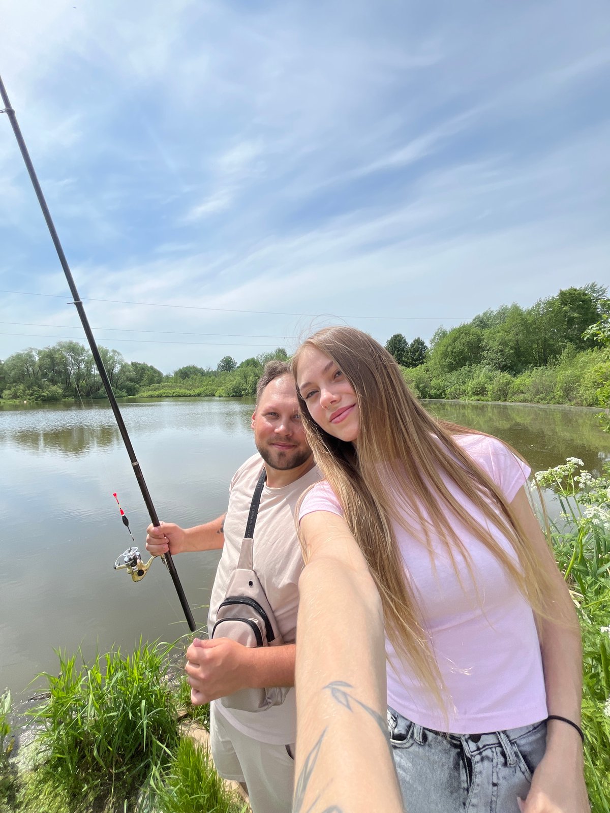 Couple enjoys morning fishing trip and photo session in Фоки