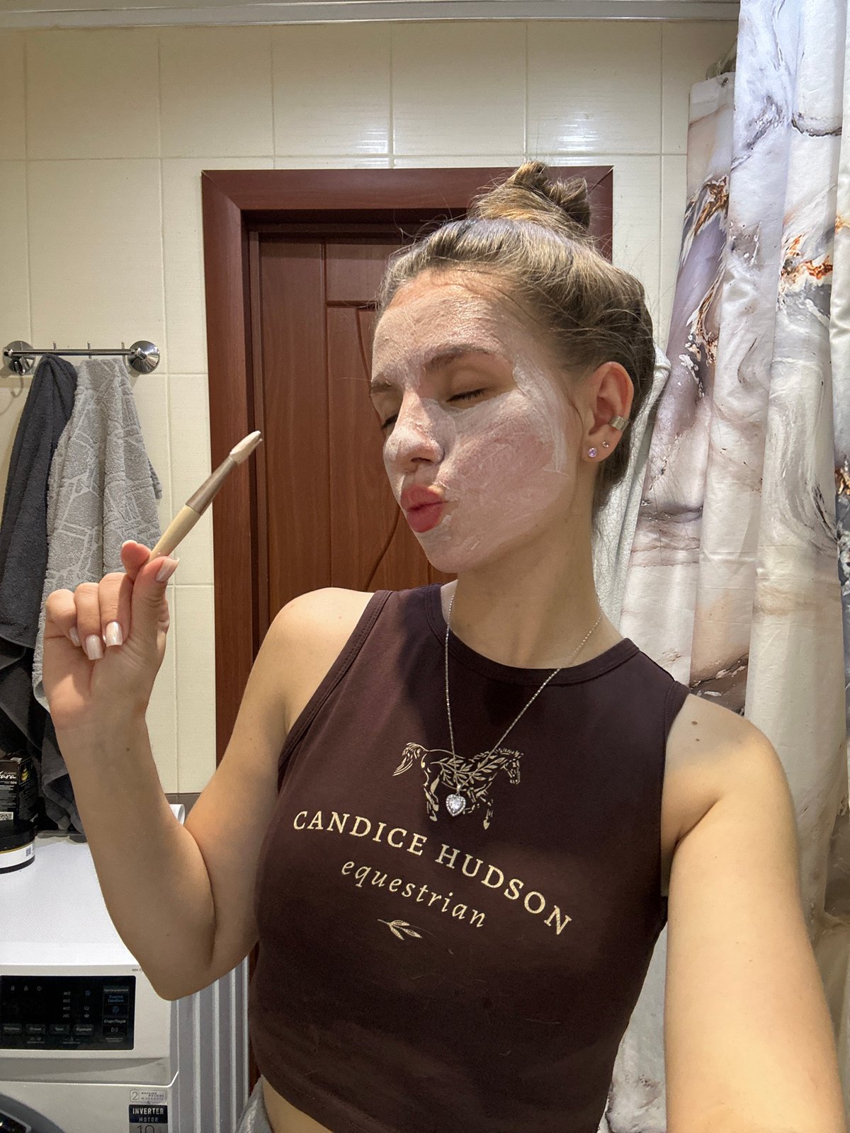 Woman's evening routine documented in Klin, Russia home