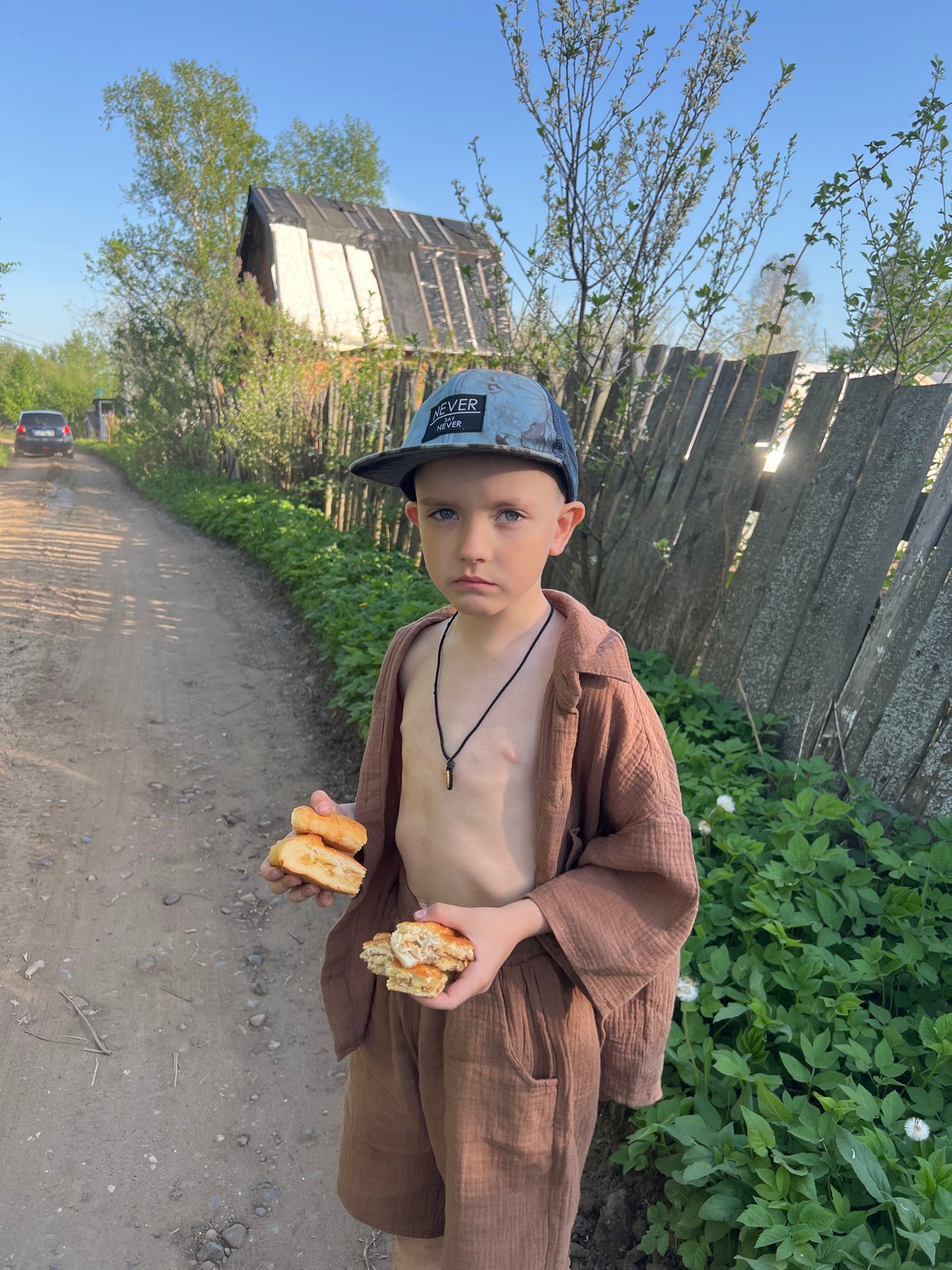 Spring afternoon moments captured across rural Russian towns