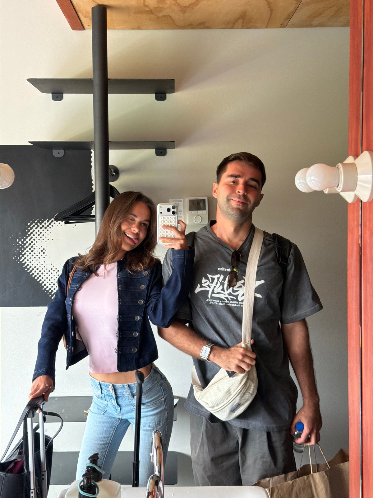 Amsterdam morning: lunch, a selfie, and street-level moments