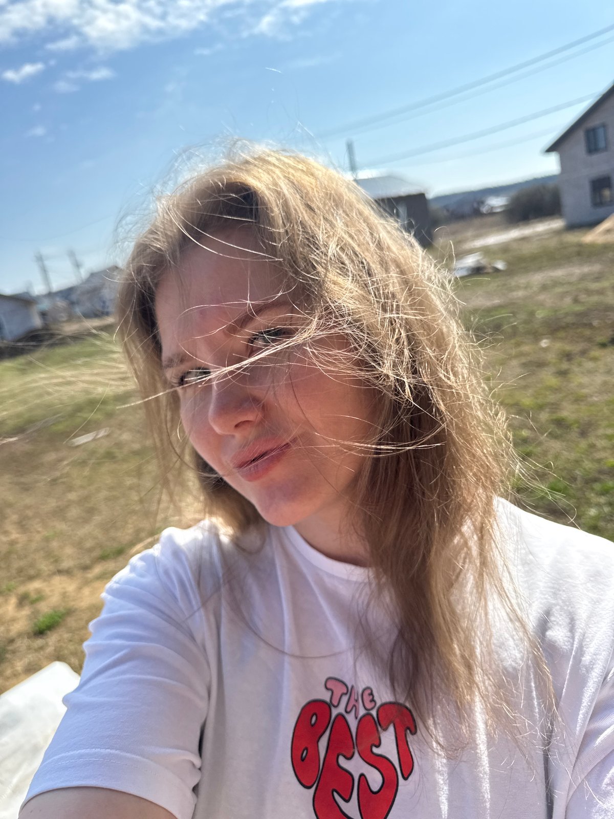 Morning photo session documented in rural Russian settlement