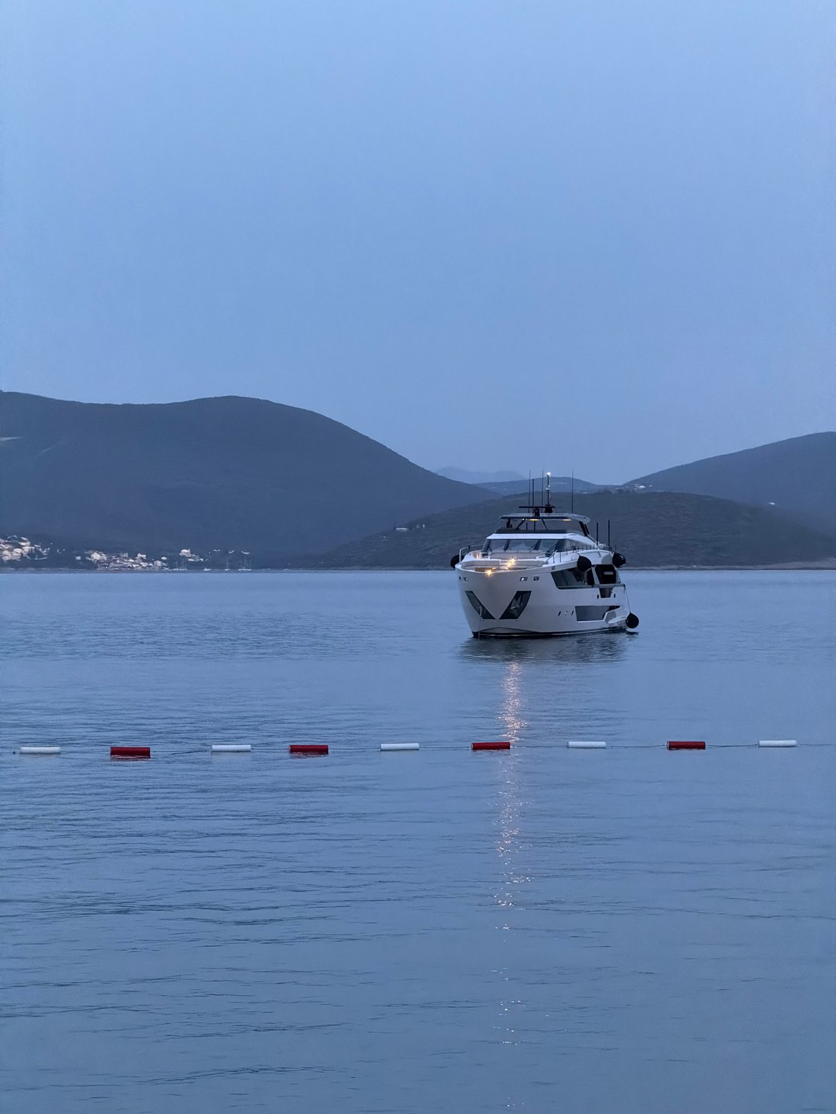 Yacht anchored near buoyed area in Glavaticici waters