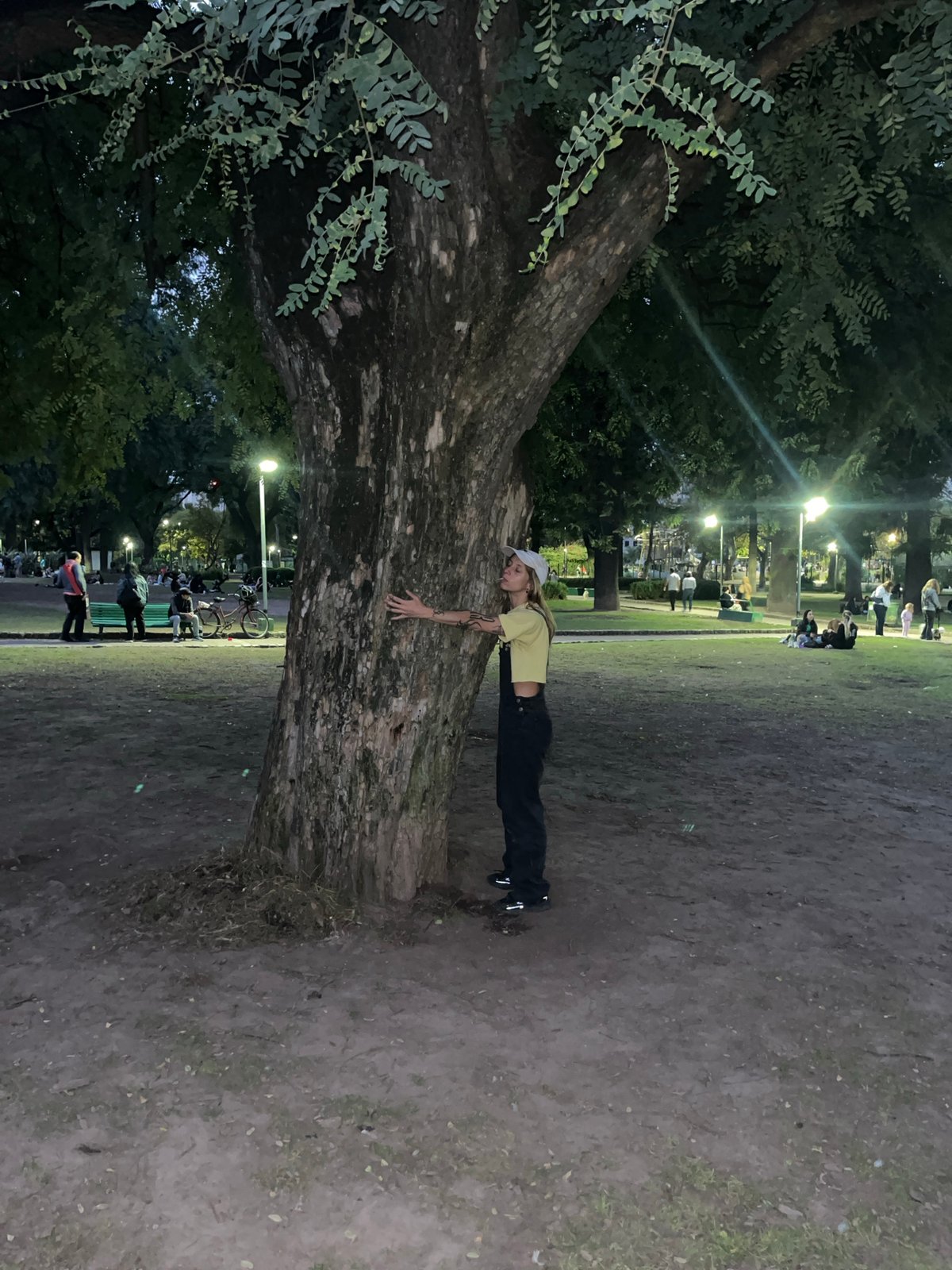 Evening life unfolds across Buenos Aires neighborhoods