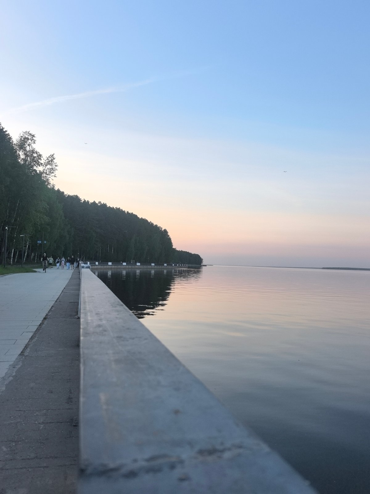 Chaikovsky residents capture ordinary moments during spring evening