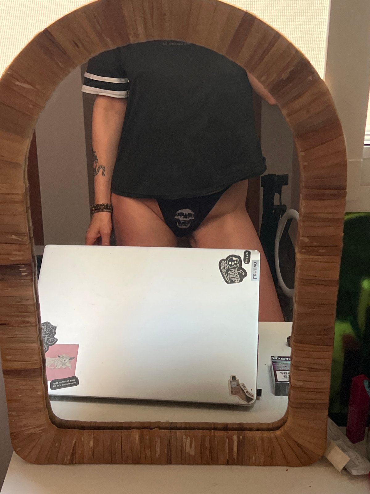 Picassent residents capture laptop work session and sunset moments
