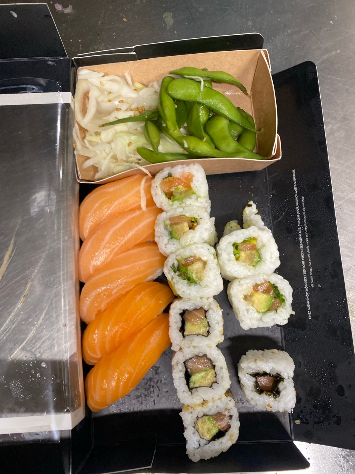 Evening snapshots capture smoking, sushi takeout in Schiltigheim
