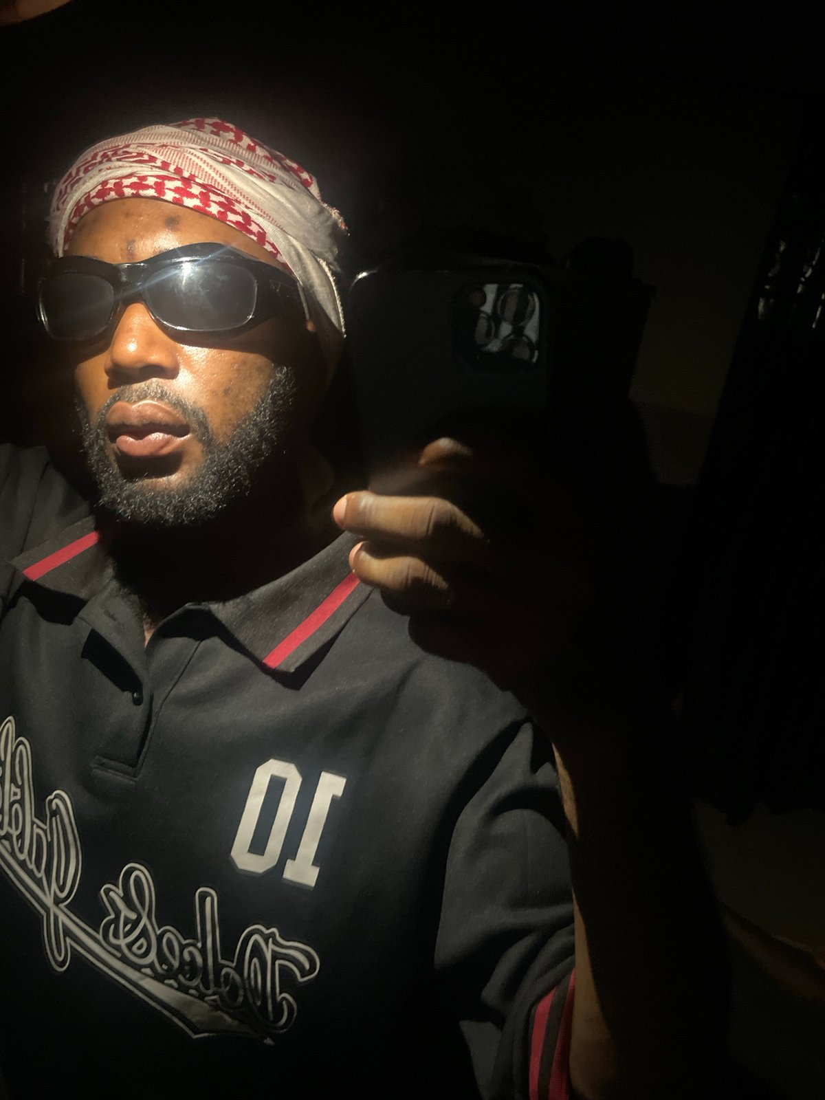 Man Takes Extended Selfie Session in Lokoja Nigeria