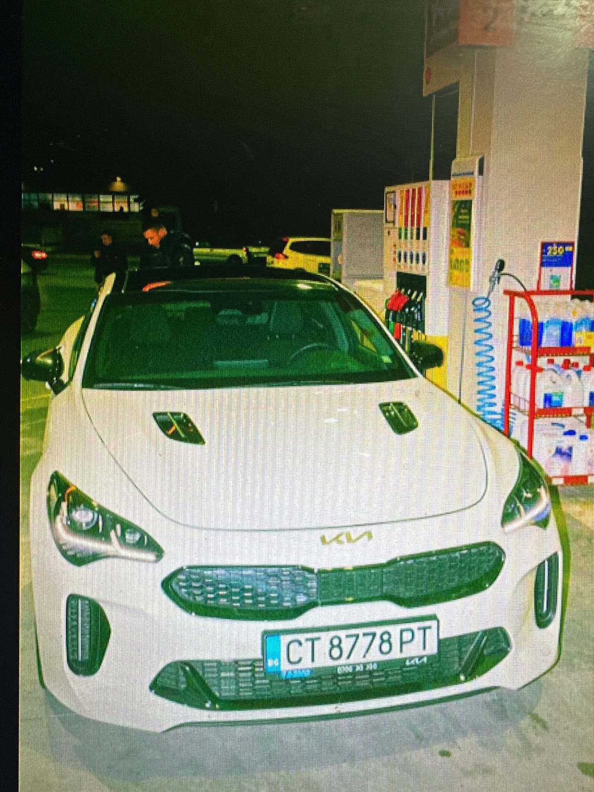Romanian-plated Kia spotted at Sofia gas station