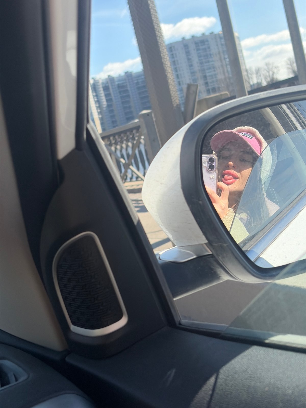 Morning photography session captures selfies and urban scenes in Saint Petersburg
