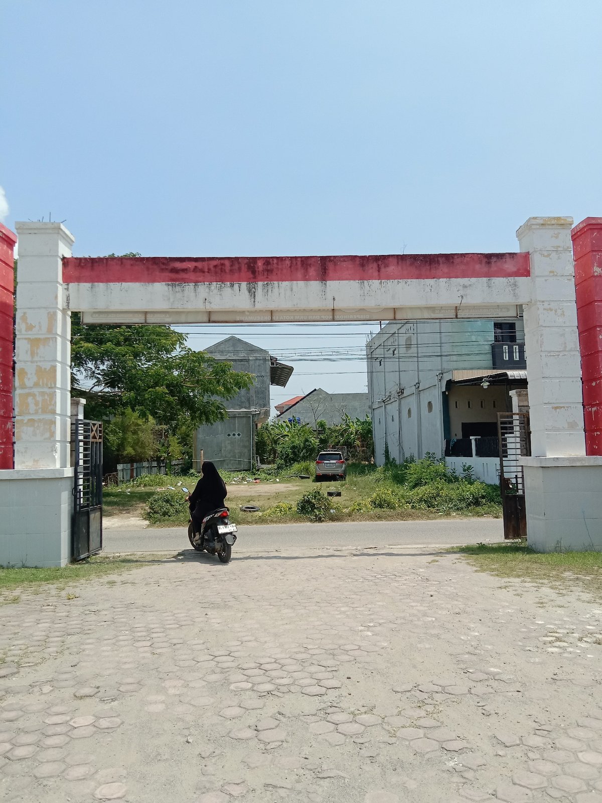 Morning street scenes documented in Lhokseumawe, Indonesia