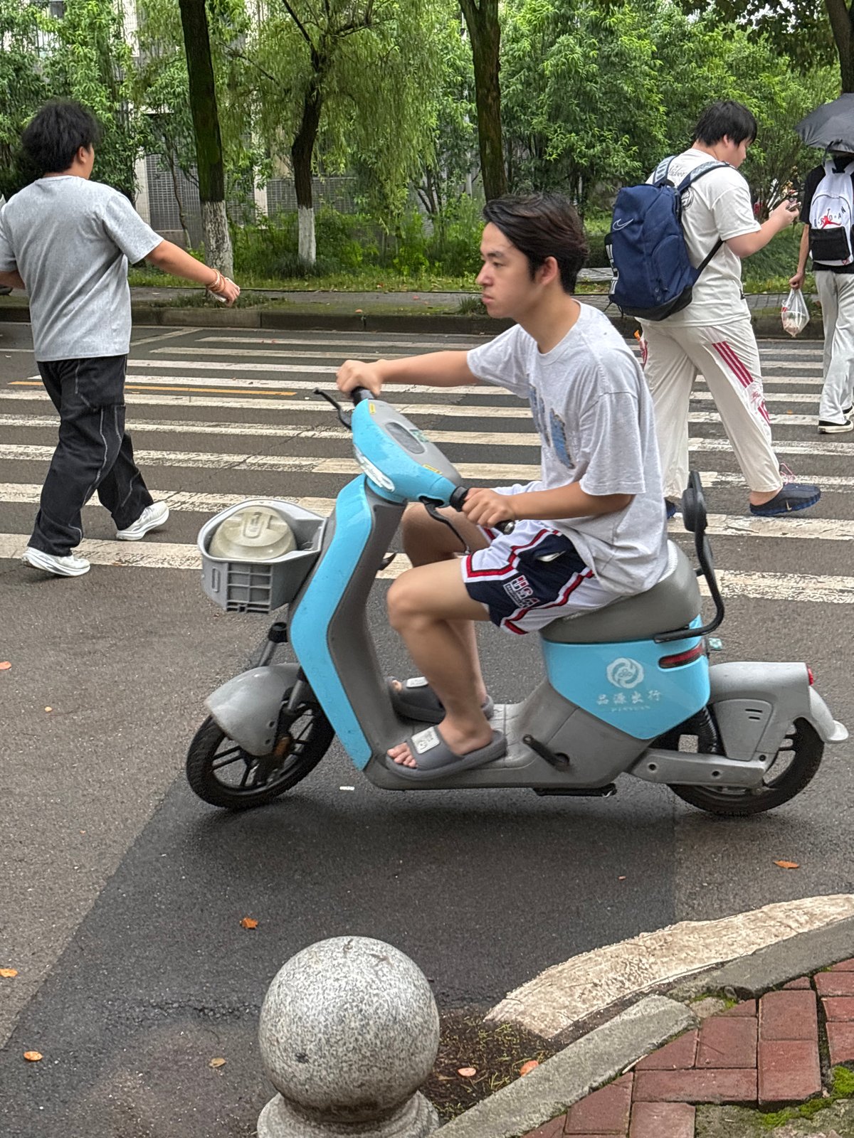 Early morning street life documented in Jiangjin, China