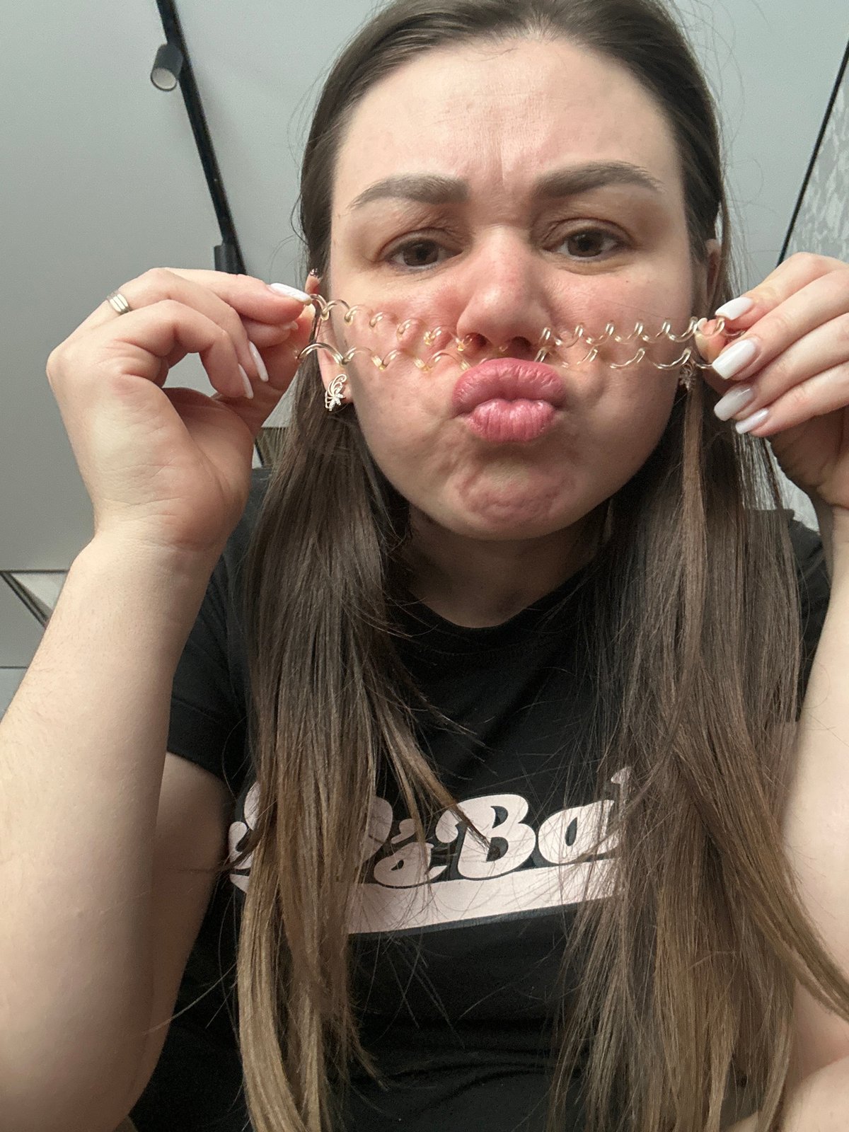 Woman documents workout routine, selfies in Chaikovsky, Russia