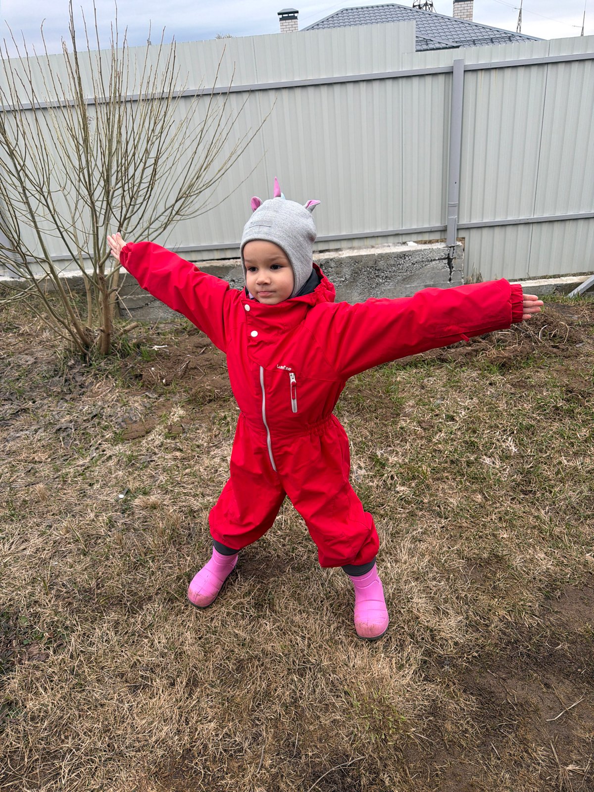 Family Sunday: Car washing and child's play in Chaikovsky