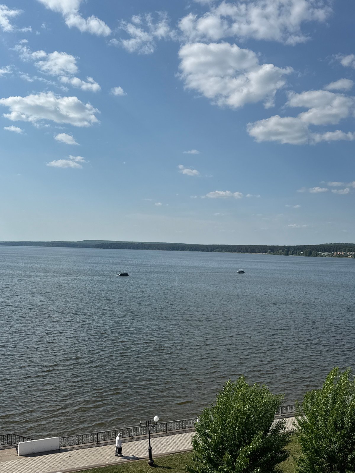 Spring morning leisure activities documented around Votkinsk Reservoir, Russia