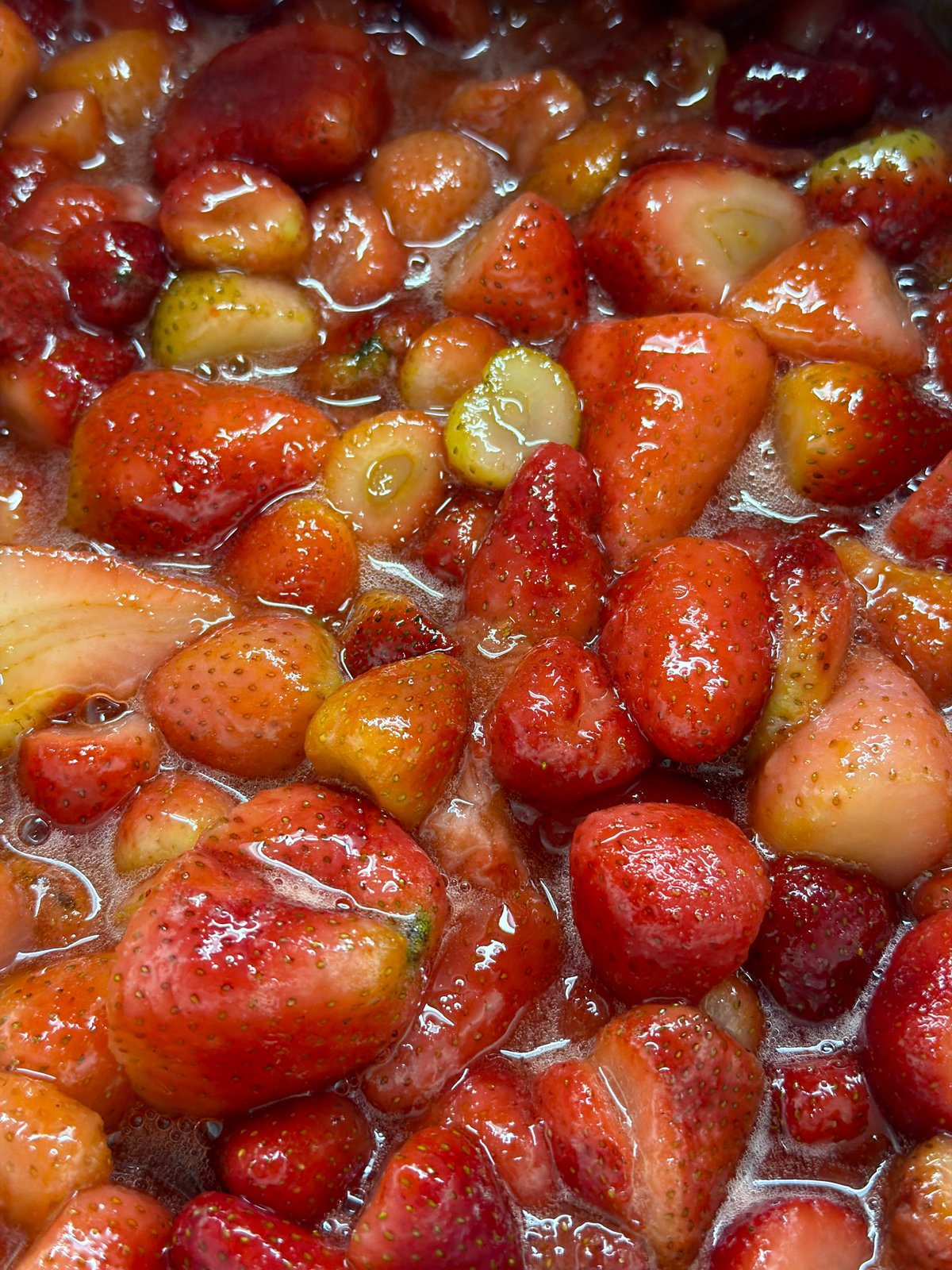 Home cooking session features strawberries and fresh cheese in Belgrade
