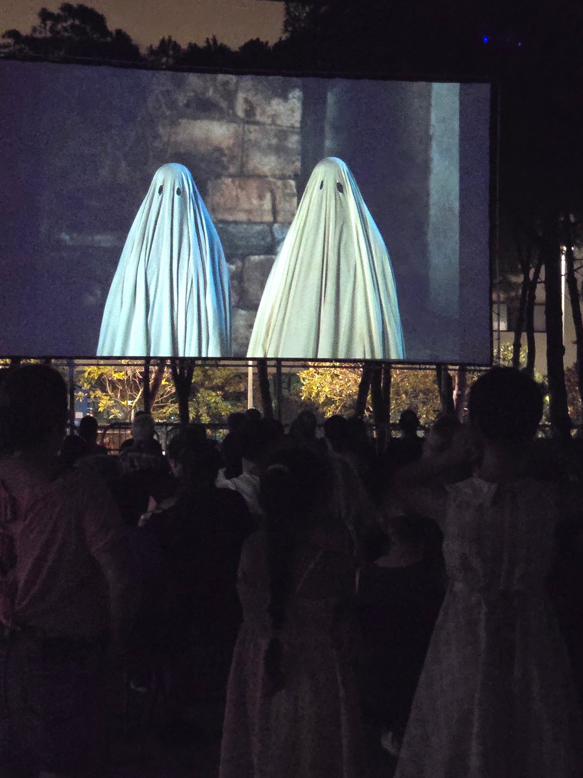 Outdoor cinema night draws a crowd in Cornellà de Llobregat