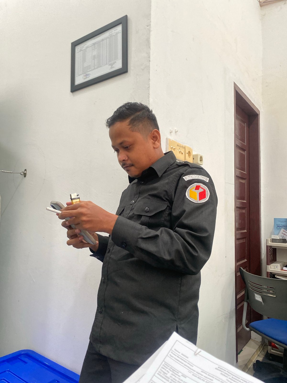 Birds, butterflies, and a busy desk in Lhokseumawe