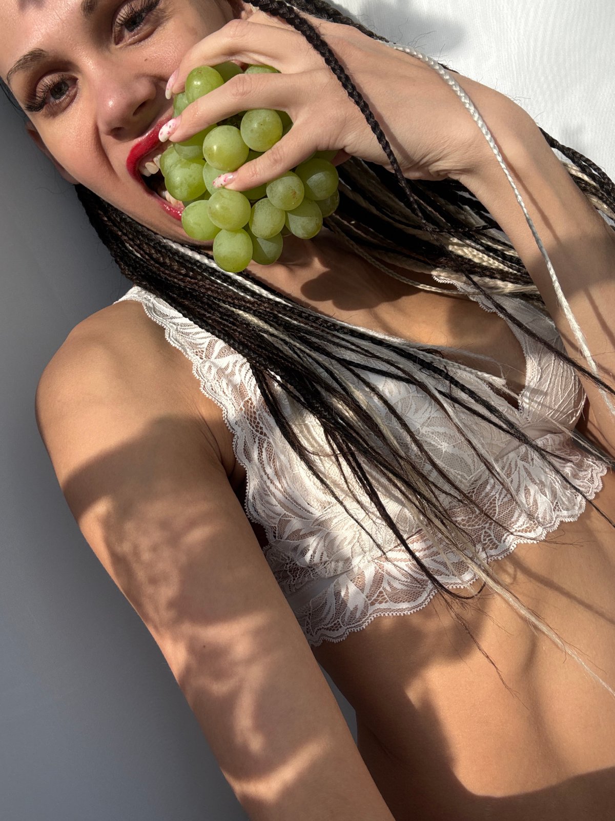 Woman documents casual spring afternoon outing in Rusanovo, Russia