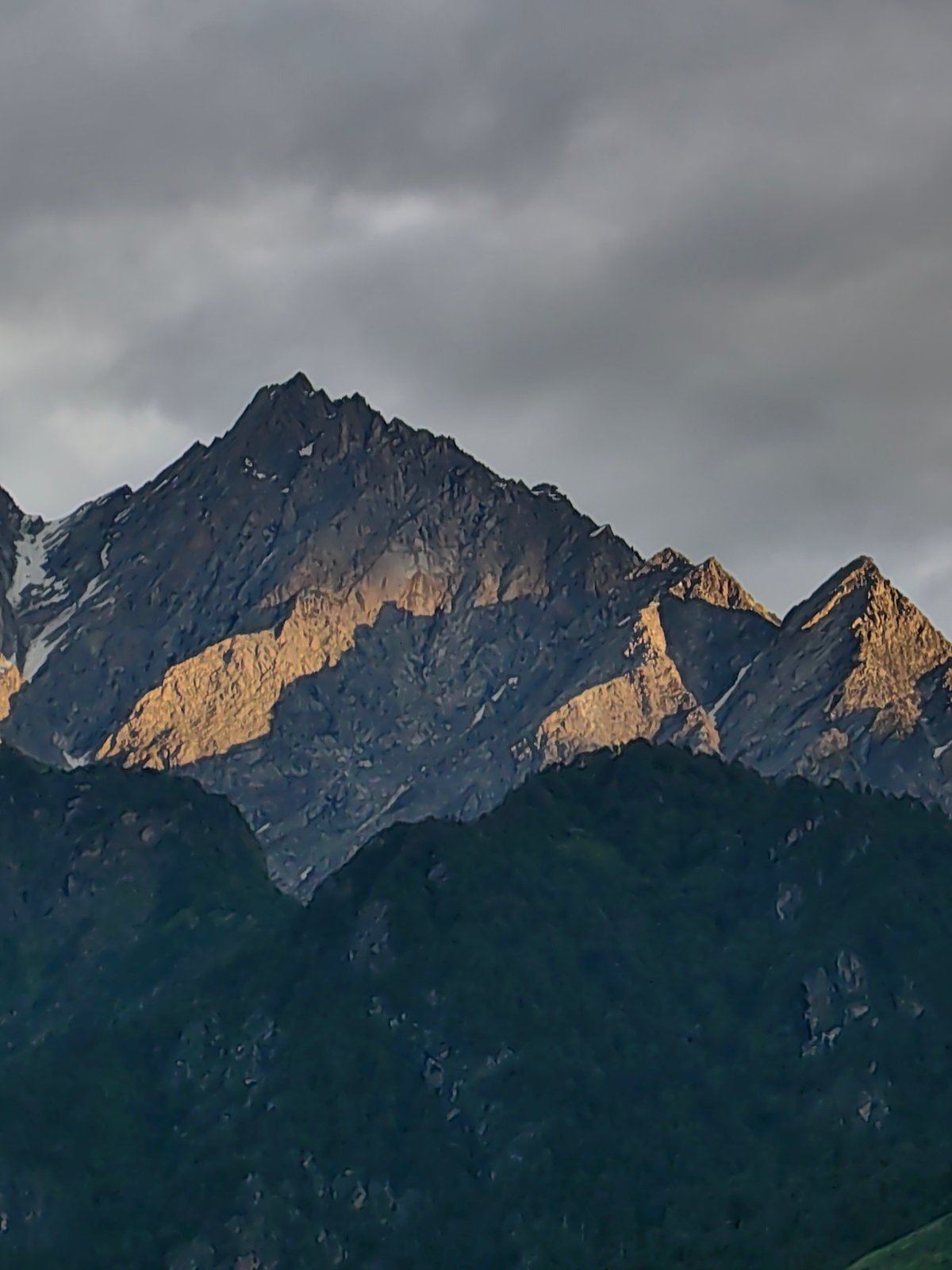 Dusk settles over the Himalayas above Vashisht valley