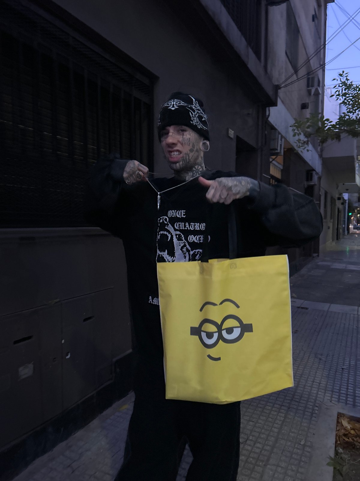 Casual personal moments captured across Buenos Aires neighborhoods