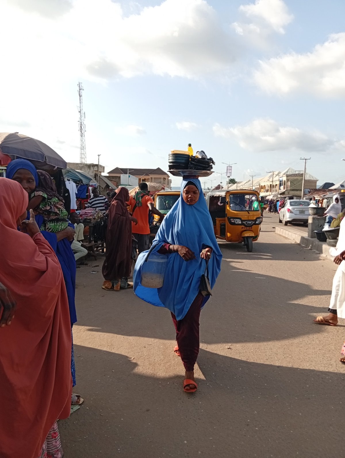 Jalingo market in full swing on a busy afternoon