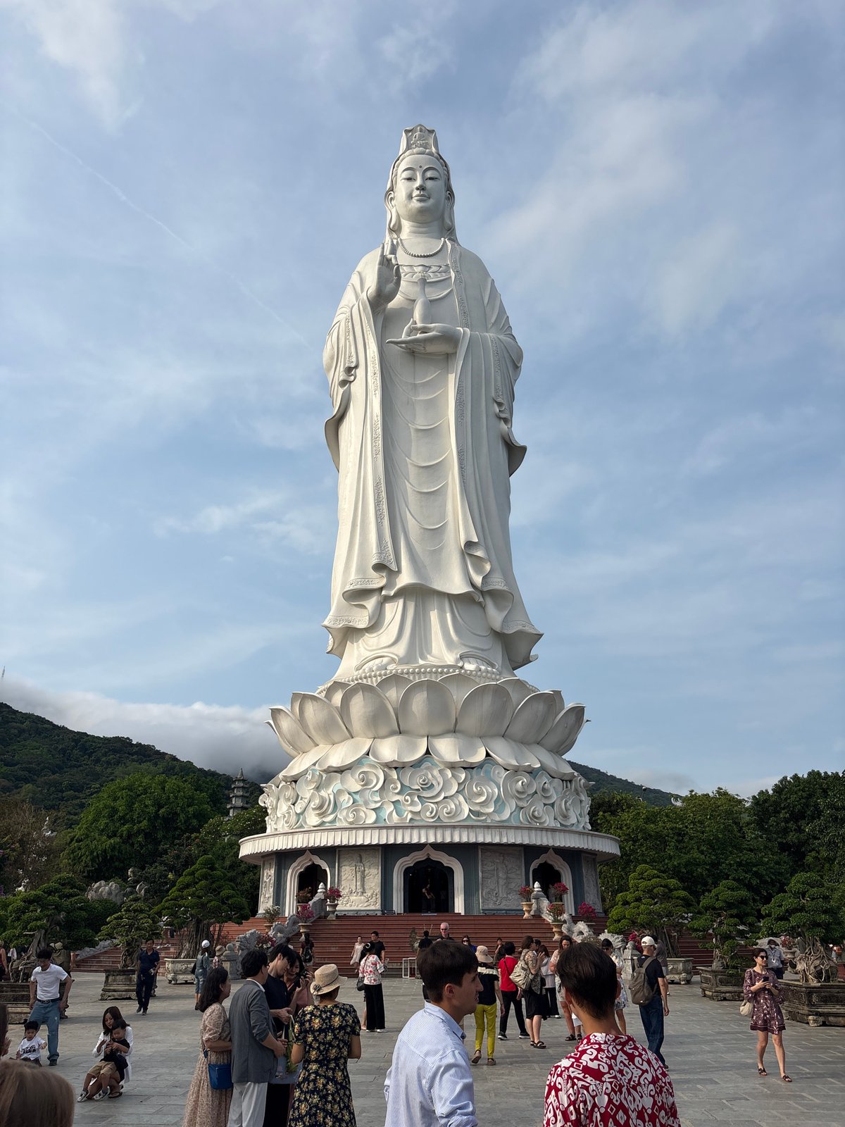 Tourists visit Linh Ứng Pagoda complex in Đà Nẵng