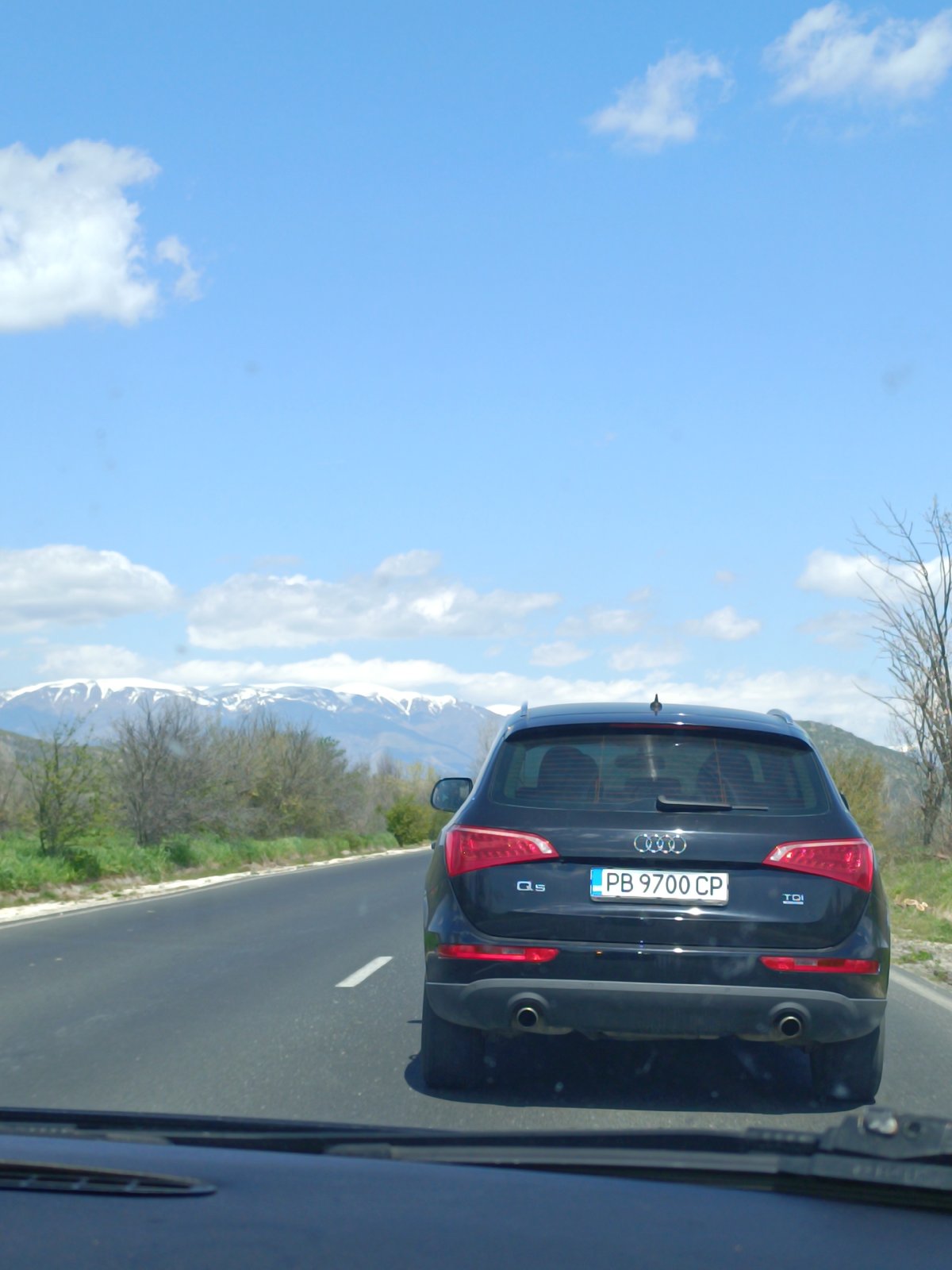 Bulgarian Audi Q5 spotted driving through mountainous region