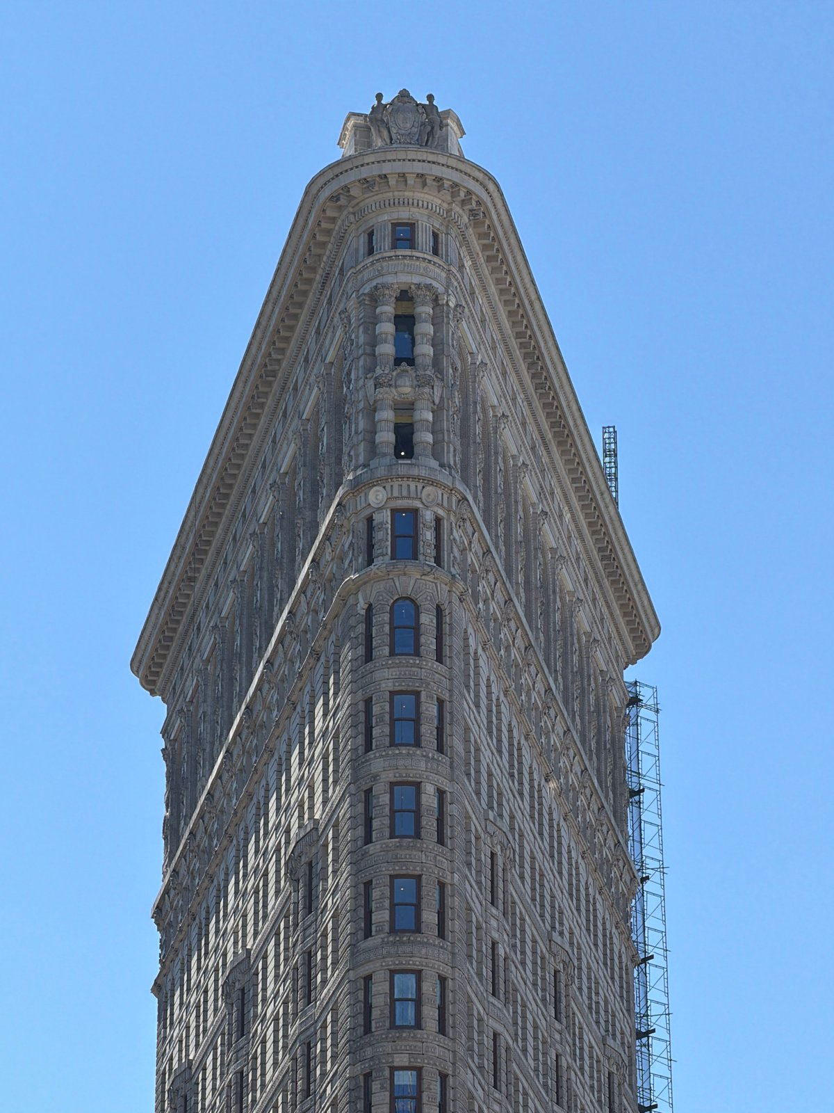 Sunny afternoon documented at NYC's Flatiron Building district