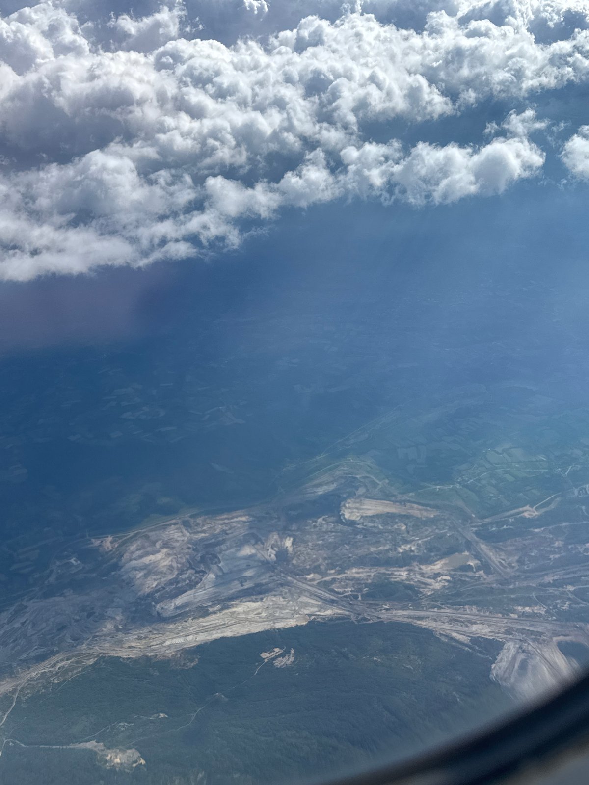 Turkish Airlines flight over Saint Petersburg documented by passengers