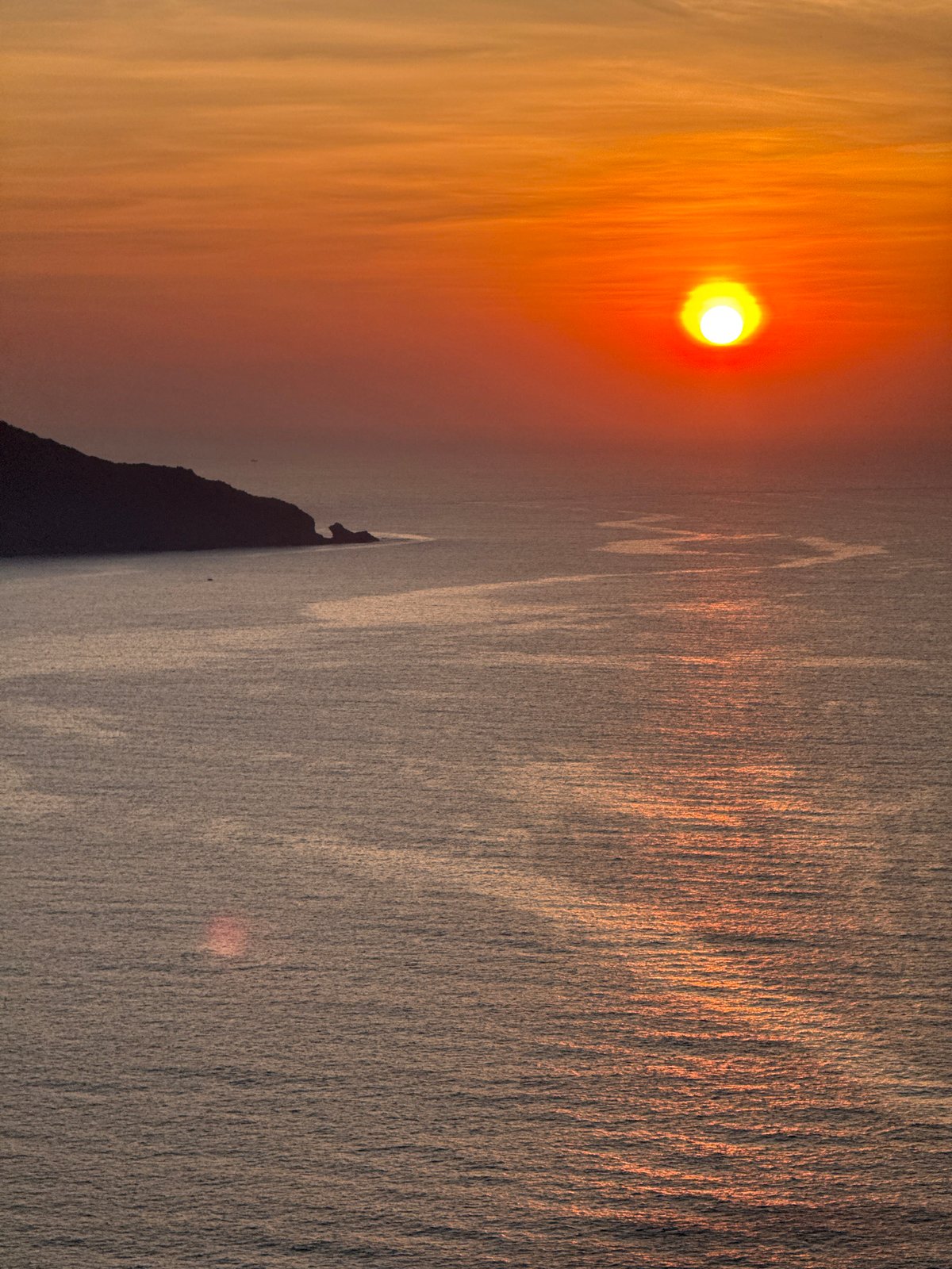 Sunset captured from multiple viewpoints along Đà Nẵng coast