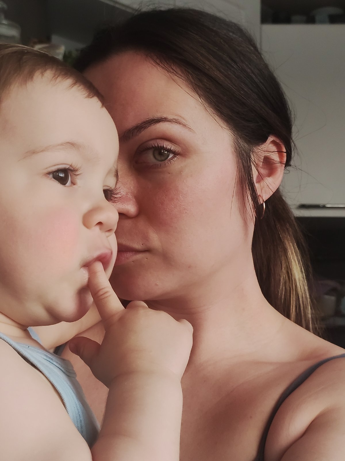 Quiet domestic moments documented in Chaikovsky home early morning
