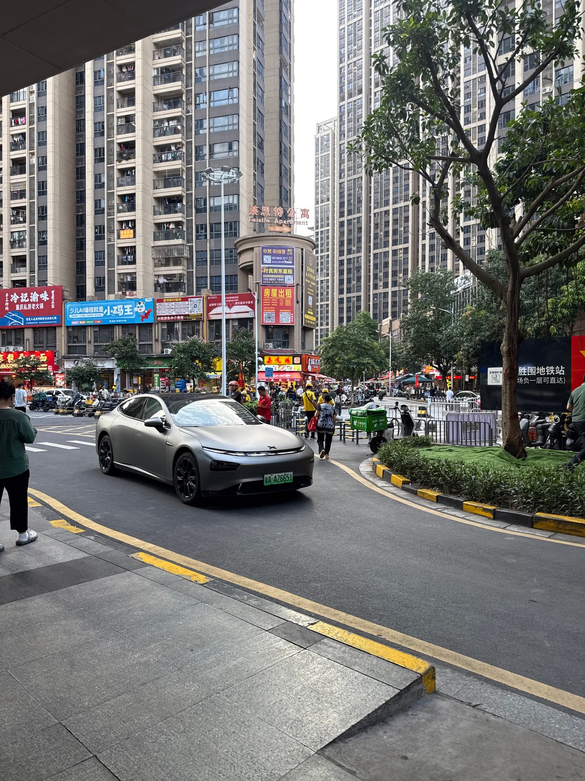 Daily life documented across Haizhu District, Guangzhou morning